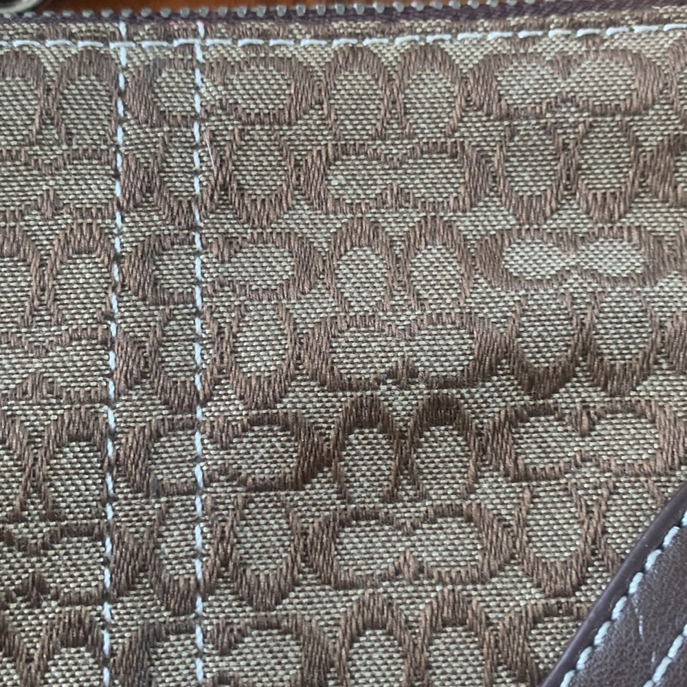 Coach wristlet - Picture 2 of 5